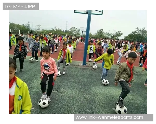 足球操中班：激发孩子运动热情与团队合作精神的快乐课堂